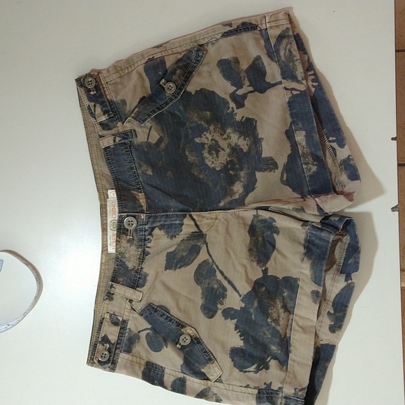 J. Crew Pants - J. Crew Weathered Chino Classic Twill Shorts EUC